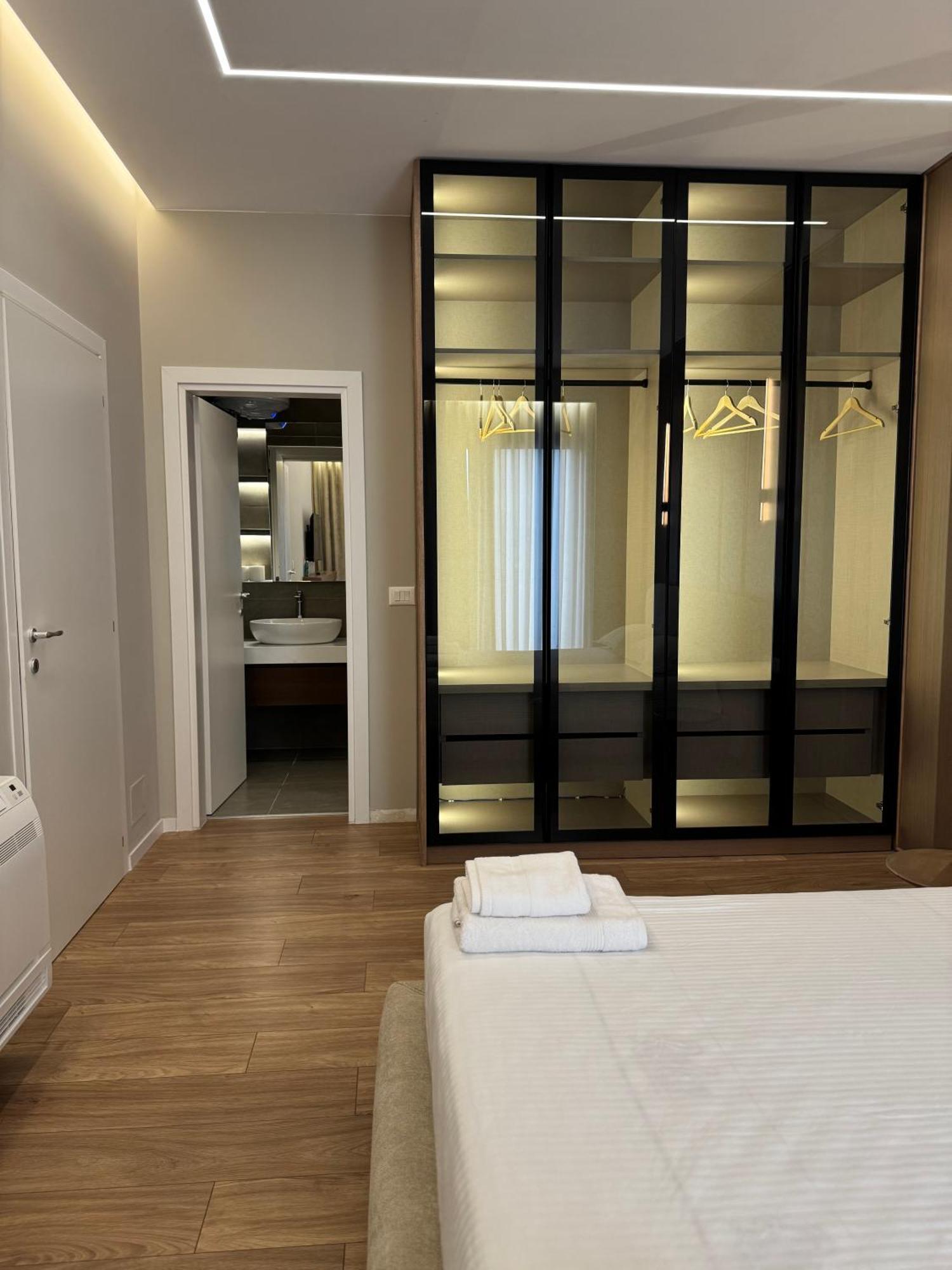 טיראנה Square Inn Garden Aparthotel מראה חיצוני תמונה
